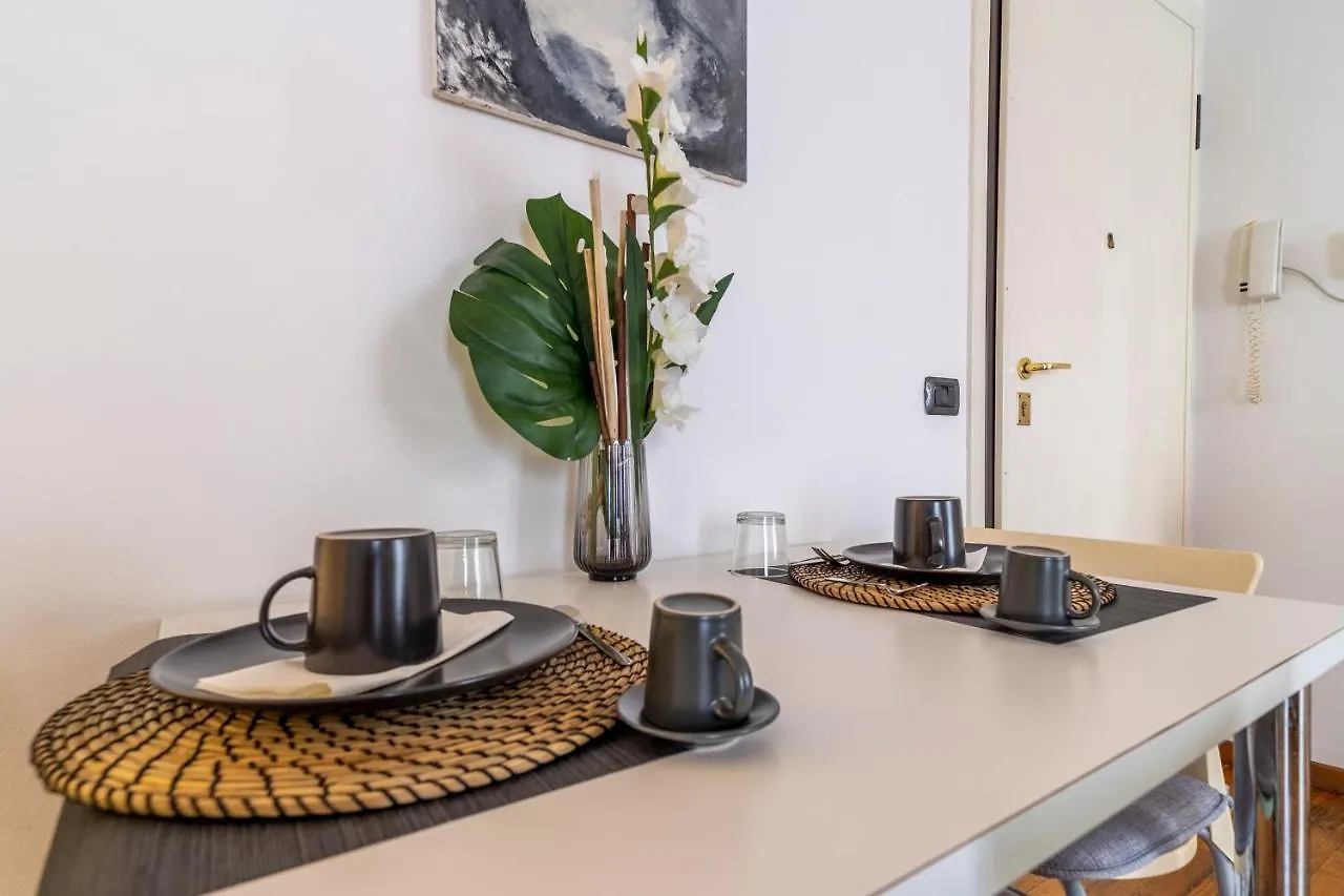 Parrot House - Casa In Centro A Parma Appartamento Italia