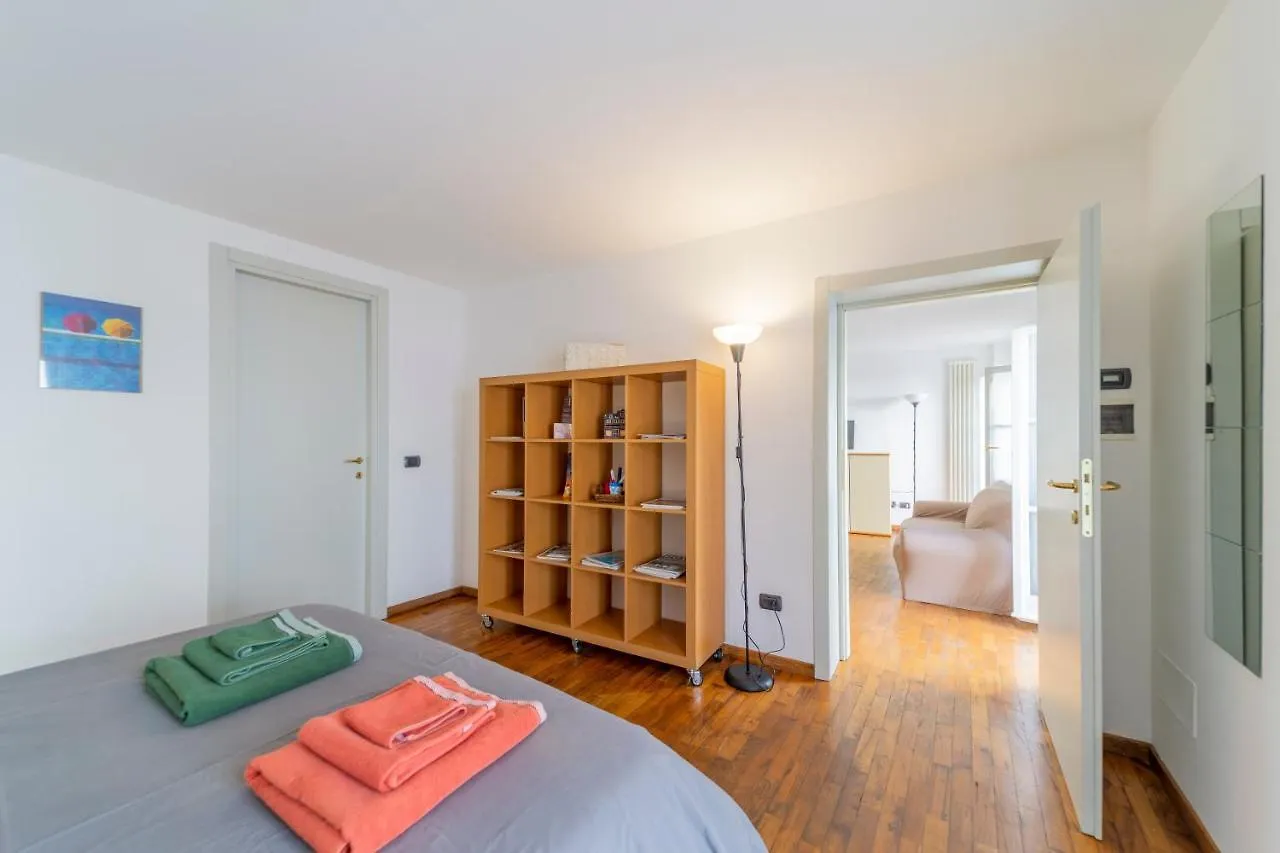 Parrot House - Casa In Centro A Parma Appartamento